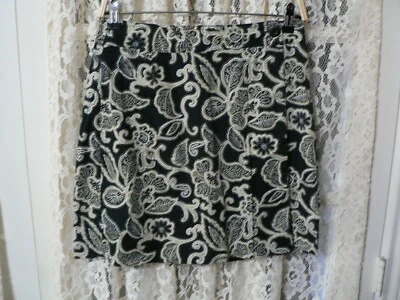 + WHITE STAG WOMEN 6 (28"Wx17"Lx6.5" INSEAM) BLACK & TAN PRINT SKORT-STRETCH-EUC - Image 1 of 4