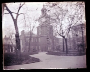 LATE 1800s EARLY 1900s GLASS NEGATIVE, UNKNOWN OLD TOWN HALL??, OUT OF FOCUS - Picture 1 of 2
