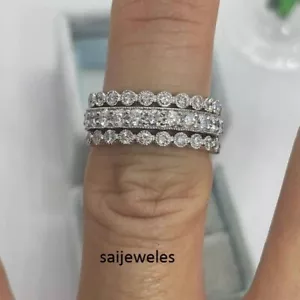Anillo de banda de boda de 3 quilates de corte redondo de 3 filas de diamantes creado en laboratorio acabado en oro blanco de 14 K - Imagen 1 de 8