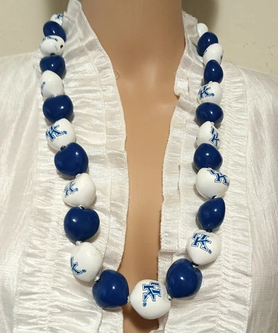University of Kentucky Kukui Nut Lei Kentucky Wildcats Necklace Cover