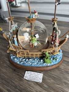 Disney Peter Pan musical Globo di neve si può volare! Nave pirata Capitan Hook vintage - Foto 1 di 19