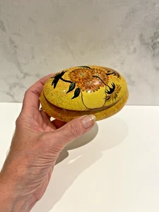 Vintage Kewdos  Art Pottery Oval Trinket Dish 12cm Hand Painted Flowers In Vase - Picture 1 of 12