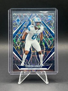2024 Panini Phoenix - Lazer Terrion Arnold #240 RC) - Foto 1 di 2