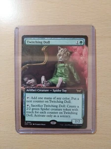 Twitching Doll Extended Art Rare, Duskmourn House Of Horror #384, MTG Magic - Bild 1 von 3