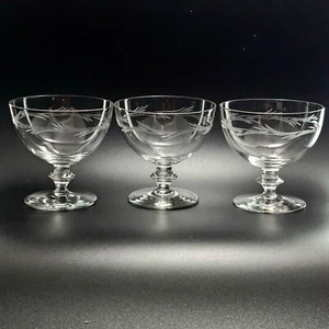 3 Kosta Boda Pysen Sektgläser 3,5" geschliffenes Glas geätzt Pflanzenblatt Schweden - Bild 1 von 7