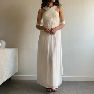 Monique Lhuillier Wedding Dress - Picture 1 of 7