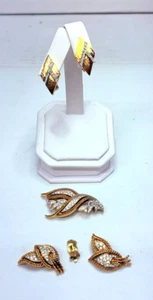 Juego de pendientes y broches vintage de diamantes de imitación en tono dorado Panetta - Imagen 1 de 18