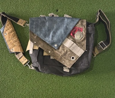 Bolsa Bungie Official Destiny 2 Collector's Edition Frontier Messenger Xbox 1, PS4 - Imagem 1 de 4