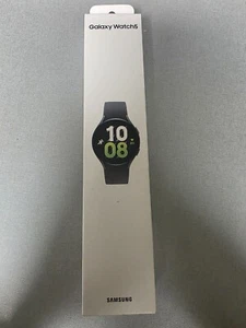 Samsung Galaxy Watch5 (44 mm) - WIFI UNIQUEMENT - Très bon état - Photo 1 sur 4