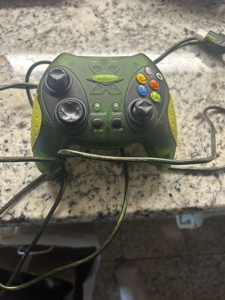 Intec Green Wired Controller For Original Xbox - Image 1 of 4