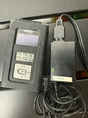 EDIROL by Roland R-09HR 24bit 96kHz WAVE/MP3 Recorder - Image 1 of 4