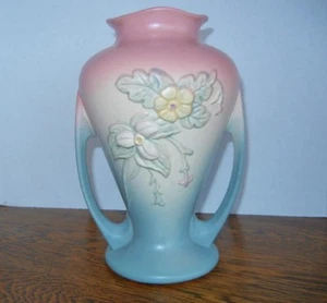 HULL ART POTTERY DOUBLE HANDLED WILDFLOWER VASE PINK, CREAM & BLUE W-12-9 1/2 - Picture 1 of 8