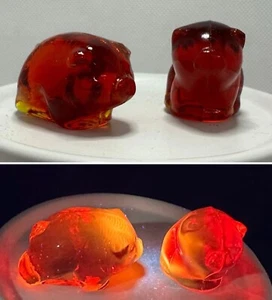 Vintage Heisey by Imperial Pair of Miniature Red Amberina Glass Pigs Piglets 1" - Picture 1 of 8