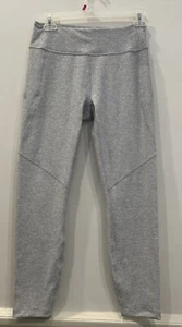 Neu mit Etikett Outdoor Voices Taube Leggings Damen Small S freie Form Kontur 7/8 grau weiß - Bild 1 von 10