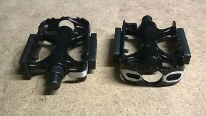 COPPIA DI PEDALI DA MOUNTAIN BIKE IN ALLUMINIO COLORE NERO - Foto 1 di 1