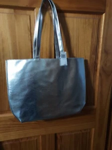 Silberne Tasche von Macy's - Bild 1 von 6