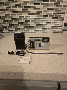 Olympus Tough TG-820 iHS 12.0MP Waterproof Digital Camera - Silver TESTED WORKS - Picture 1 of 18