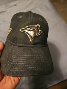 MLB Toronto Azulejos Fuerzas Armadas Para hombres New Era 59Fifty Camuflaje Gorra Ajustable - Imagen 1 de 5