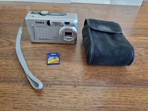 Tarjeta y estuche para cámara digital Konica Digital Revio KD-220Z 2,0 MP - Imagen 1 de 15