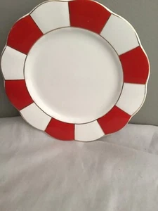 Cynthia Rowley Red/ White Scalloped Salad Plates Gold Trim - Picture 1 of 4