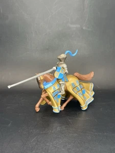 Britains 1997 Mounted Medieval Knight Jousting Blue Gold 54mm Lead Metal - Picture 1 of 21