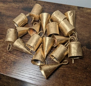18 Blechglocken - Kunsthandwerk - 1" Lauf 1 1/2" Kegelform - 9 EA - goldbemalt - Bild 1 von 1