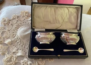 Antique HM Sterling Silver Salt Cellars,Spoons,Blue Glass Liners.Birmingham 1915 - Picture 1 of 15