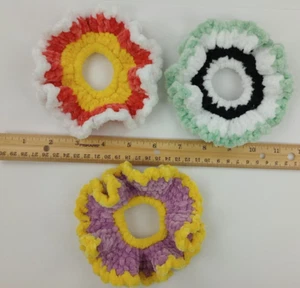 Lotto di 3 scrunchies per capelli in ciniglia con volant fatti a mano coda di cavallo set di 3 - Foto 1 di 42