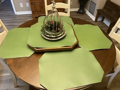 6 Placemats Vinyl Rectangular Octagon Shaped Pre-owned Green - Image 1 of 4