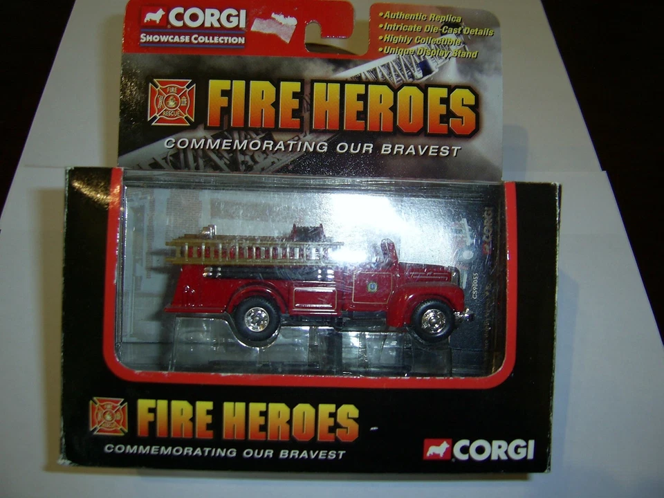 CORGI SHOWCASE FIRE HEROES CS90055 MACK B OPEN PUMPER LEXINGTON - Image 1 of 1