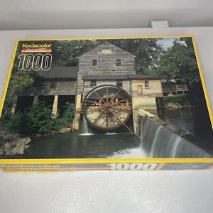 Rompecabezas Old Mill At Pigeon Forge Kodacolor 1000 piezas usado - Imagen 1 de 7