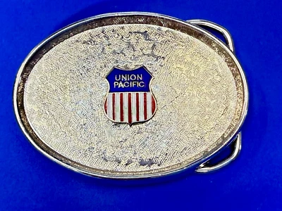Union Pacific Railroad Train Emblema Tono Plateado Hecho en EE. UU. Hebilla de Cinturón De Colección Foto 1 de 4