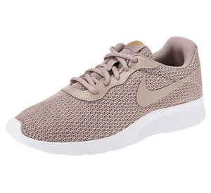 nike tanjun womens size 8