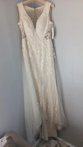 Bridal Lace Wedding Dress V-Neck Sleeveless Ivory - Picture 1 of 1