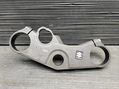 2006 Suzuki GSXR600 top triple tree fork bridge, #111125 - Image 1 of 4