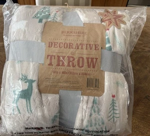 Berkshire Holiday Forest  Decorative Christmas Holiday Throw Blanket 60"x80" - Picture 1 of 2