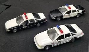 3X ROAD CHAMPS 1:43 AUTO DELLA POLIZIA PRESSOFUSE - Texas, Oaklahoma, Comanche Nation - Foto 1 di 8