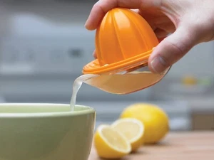 Manual Citrus Juicer Lemon Squeezer with Printed Measurements Orange and Lemon - Picture 1 of 4
