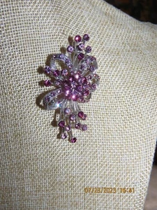 Pin brooch pink rhinestones; floral-like, bow; 2 1/2 x 1 1/2 in. - Picture 1 of 6
