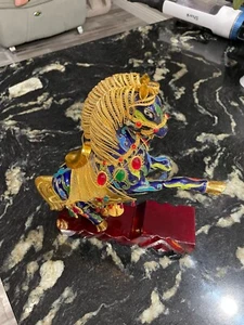 Vintage Keramik verziertes Pferd mit Metall auf Holzsockel Skulptur Statue - Bild 1 von 9