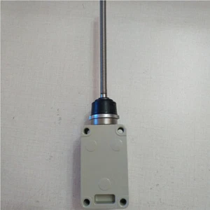 Limit Switch 8LS152-J 8LS152J - Picture 1 of 2
