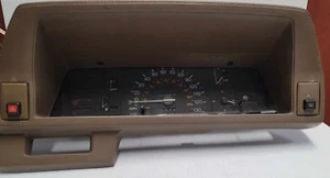 1985-1986 Toyota Camry Instrument Cluster with Bezel - Bild 1 von 10