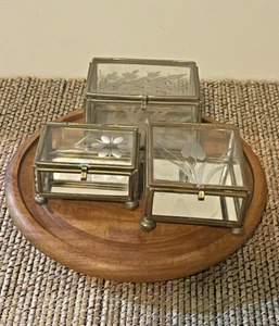 Glas & Messing verspiegelte Schmuckschatullen geätzte florale Designs auf jedem 3er Set Vintage - Bild 1 von 21