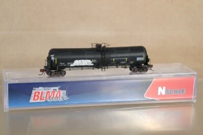 BLMA MODELS BLMA20005 N WEATHERED TRINITY RAIL CRUDE OIL TANK CAR TILX 350371 nv - Image 1 of 4