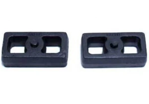 Bloques de elevación traseros fundidos de 1,5" MaxTrac 810015 para Silverado 2001-10 8 orejetas 2500/3500 - Imagen 1 de 24