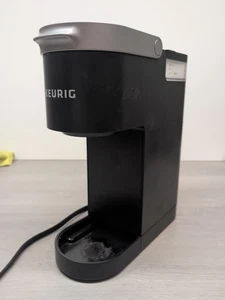 Keurig K Mini macchina da caffè monodose con dimensioni di tazze da 6 a 12 oz nero - Foto 1 di 5