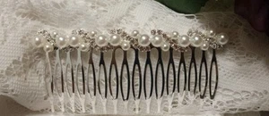 Bridal Hair Comb with Pearls / Wedding / formal - Picture 1 of 2