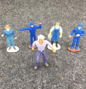5 Toy Men Police Farmer Rancher Johnny Quest Plastic - Picture 1 of 2