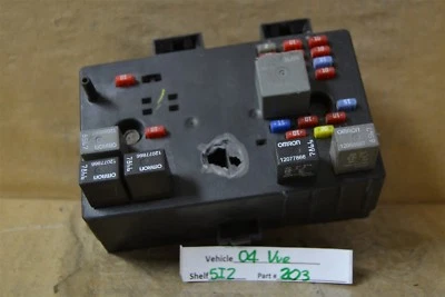 Unidad de relé de caja de fusibles Saturn VUE 2004-2007 15774918 módulo 03 5I2 Foto 1 de 4