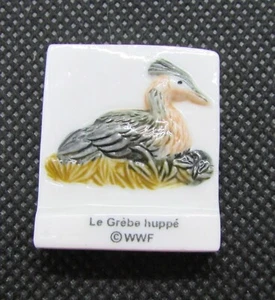 Fève plate Série WWF Préservons l'eau douce " La Grèbe Huppé Oiseau Bird #G58 - Imagen 1 de 2